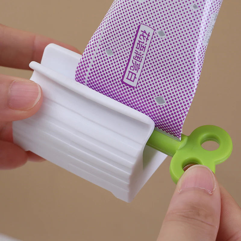 Rolling Toothpaste Squeezer